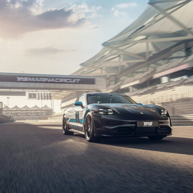 yas-marina-circuit-porsche-or-alfa-romeo-driving-experience_1